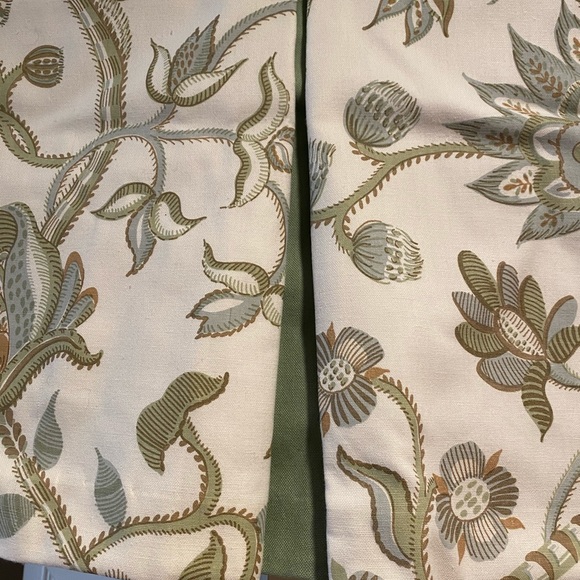 Custom Window Valances (3) - Picture 3 of 4